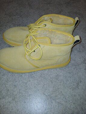 UGG Men's Yellow Chukka Boots Newmel sz 11 M